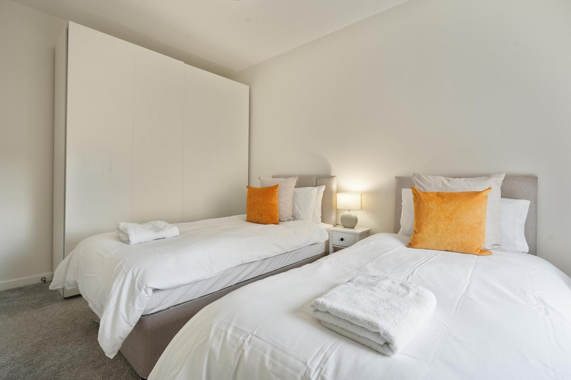 Mersey Way, Spacious 3 Bed Home, Close To Sheffield City Centre & Free Driveway Parking - Perfect For Workers, Groups & Families - Hosted By Stay Host Save 外观 照片