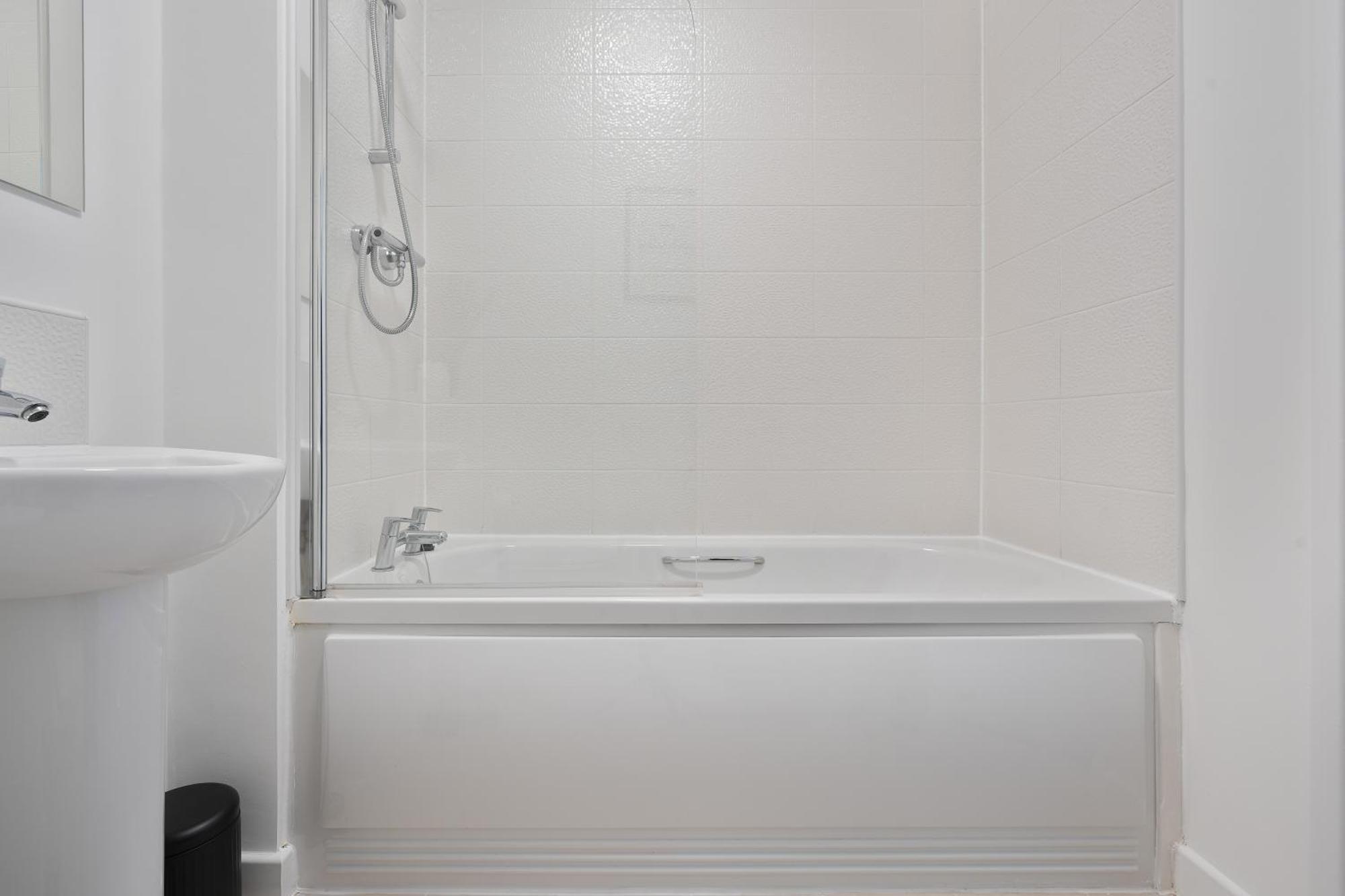 Mersey Way, Spacious 3 Bed Home, Close To Sheffield City Centre & Free Driveway Parking - Perfect For Workers, Groups & Families - Hosted By Stay Host Save 外观 照片