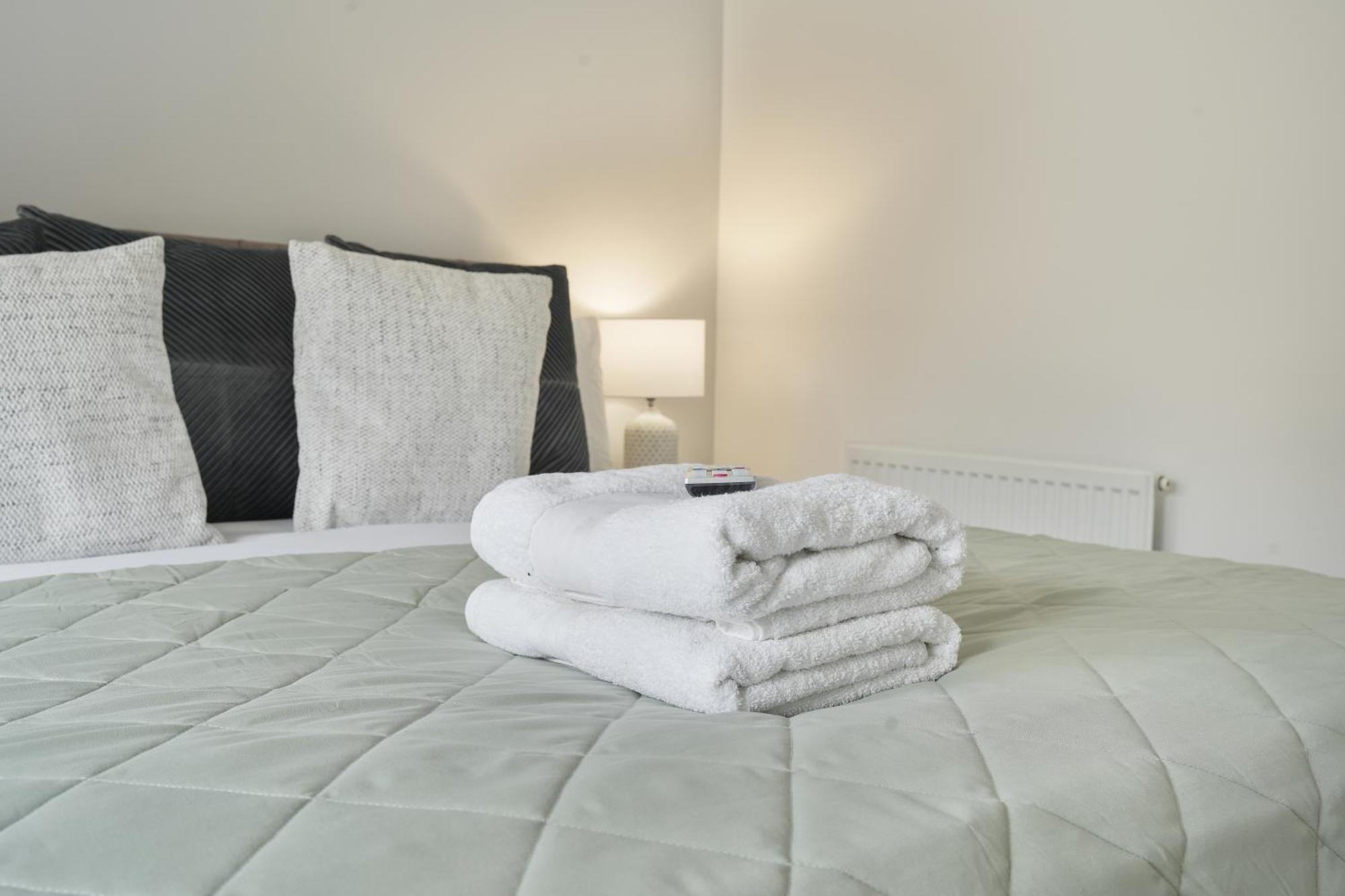 Mersey Way, Spacious 3 Bed Home, Close To Sheffield City Centre & Free Driveway Parking - Perfect For Workers, Groups & Families - Hosted By Stay Host Save 外观 照片